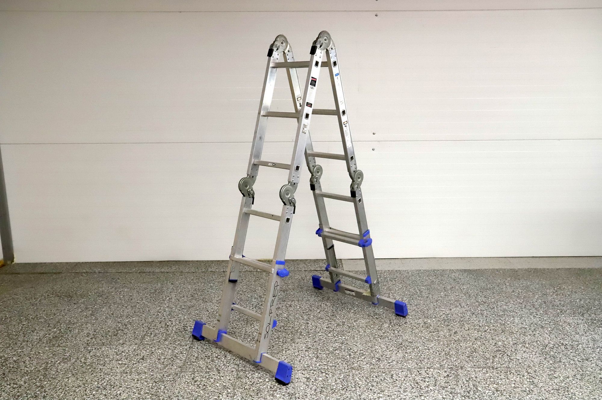 Image 1/10