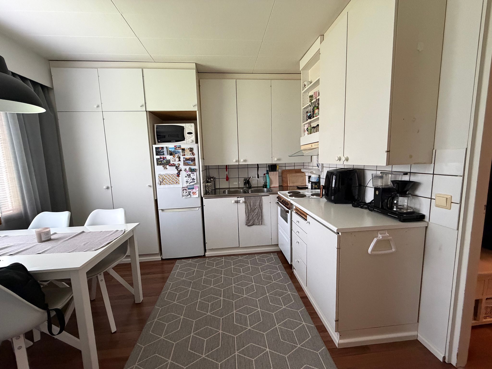 Image 2/6