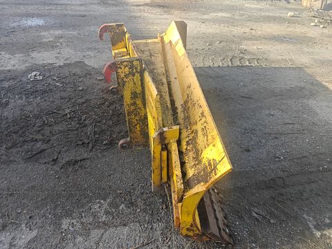 Image 11/11