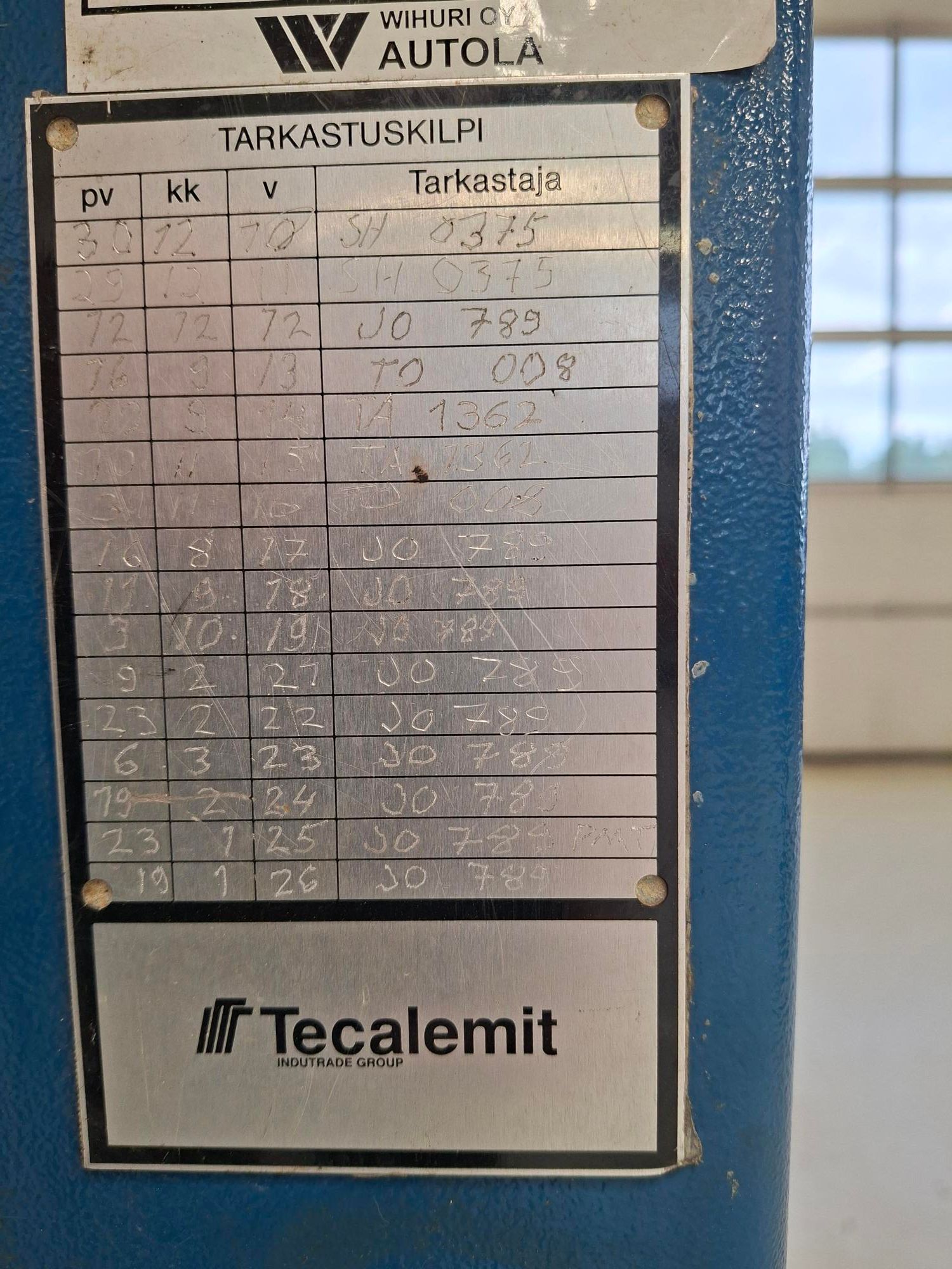 Image 8/9