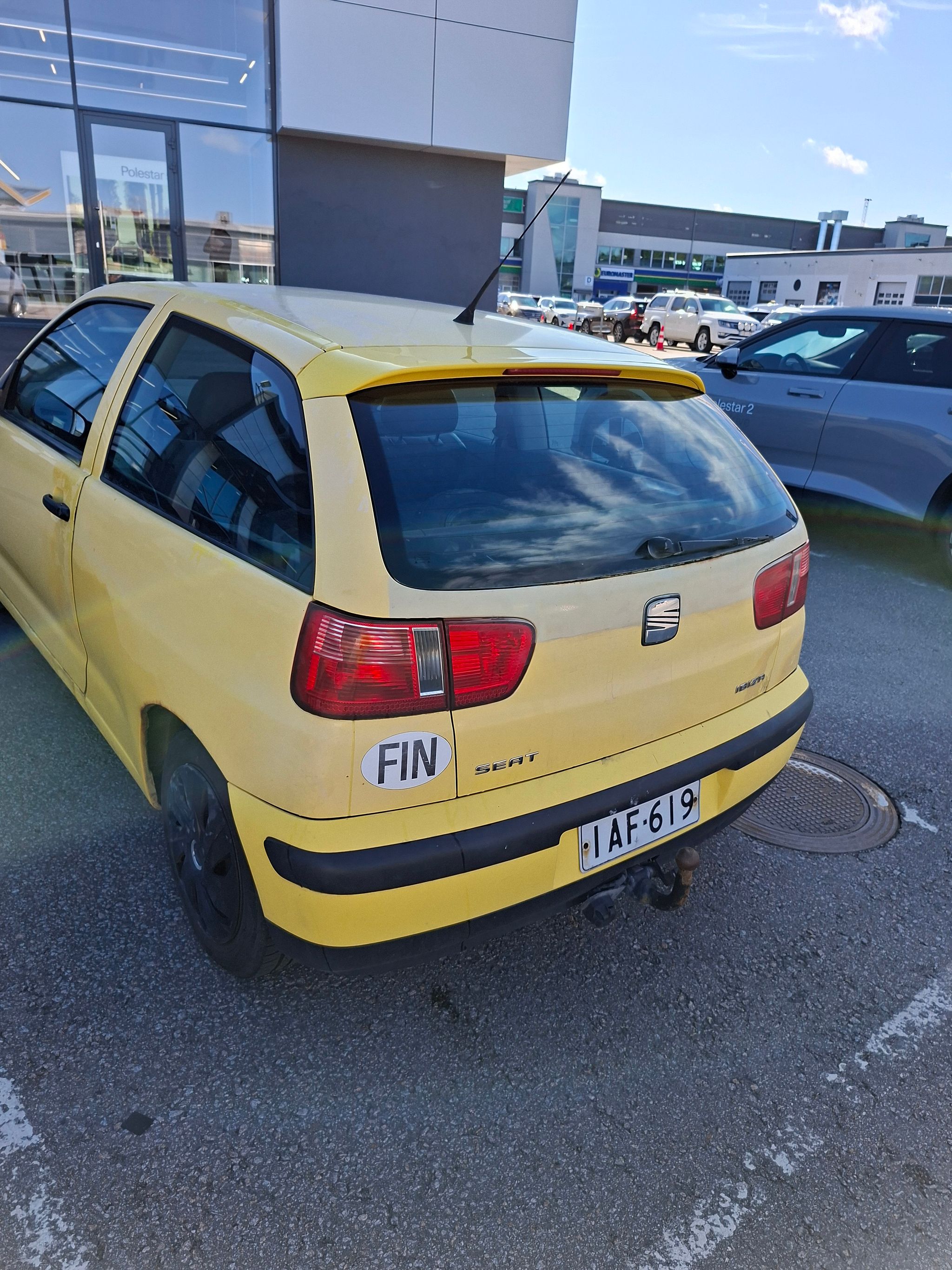 Image 8/12