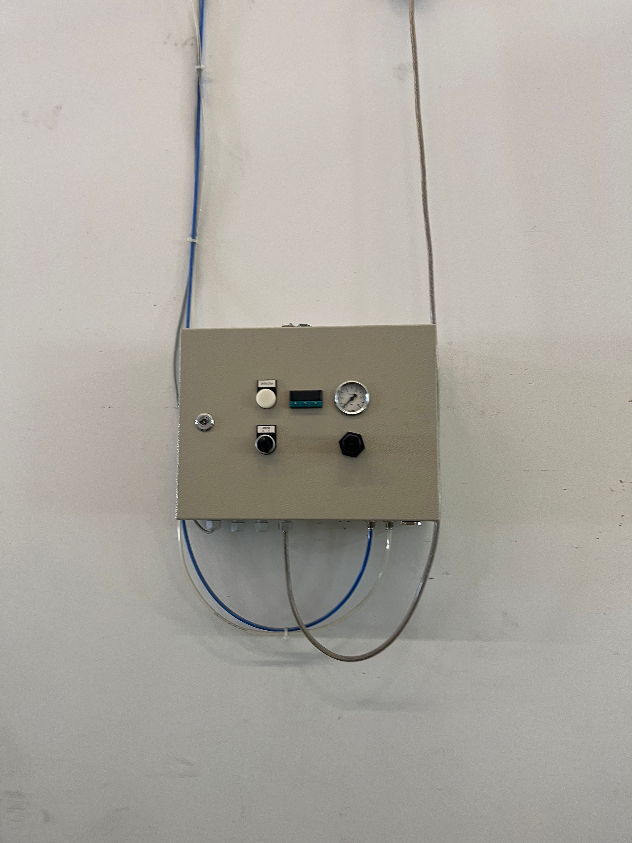 Image 3/4
