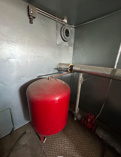 Image 7/8