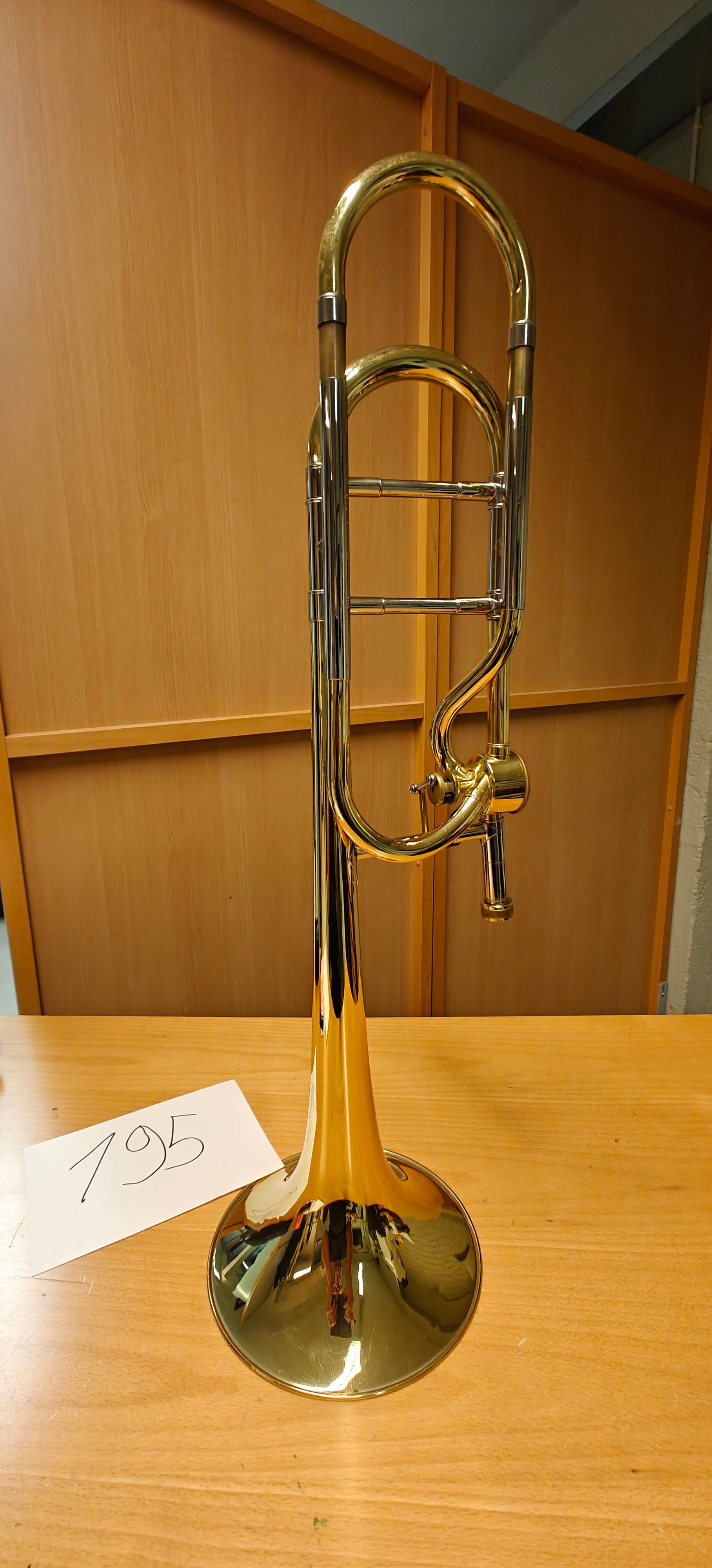 Image 17/19