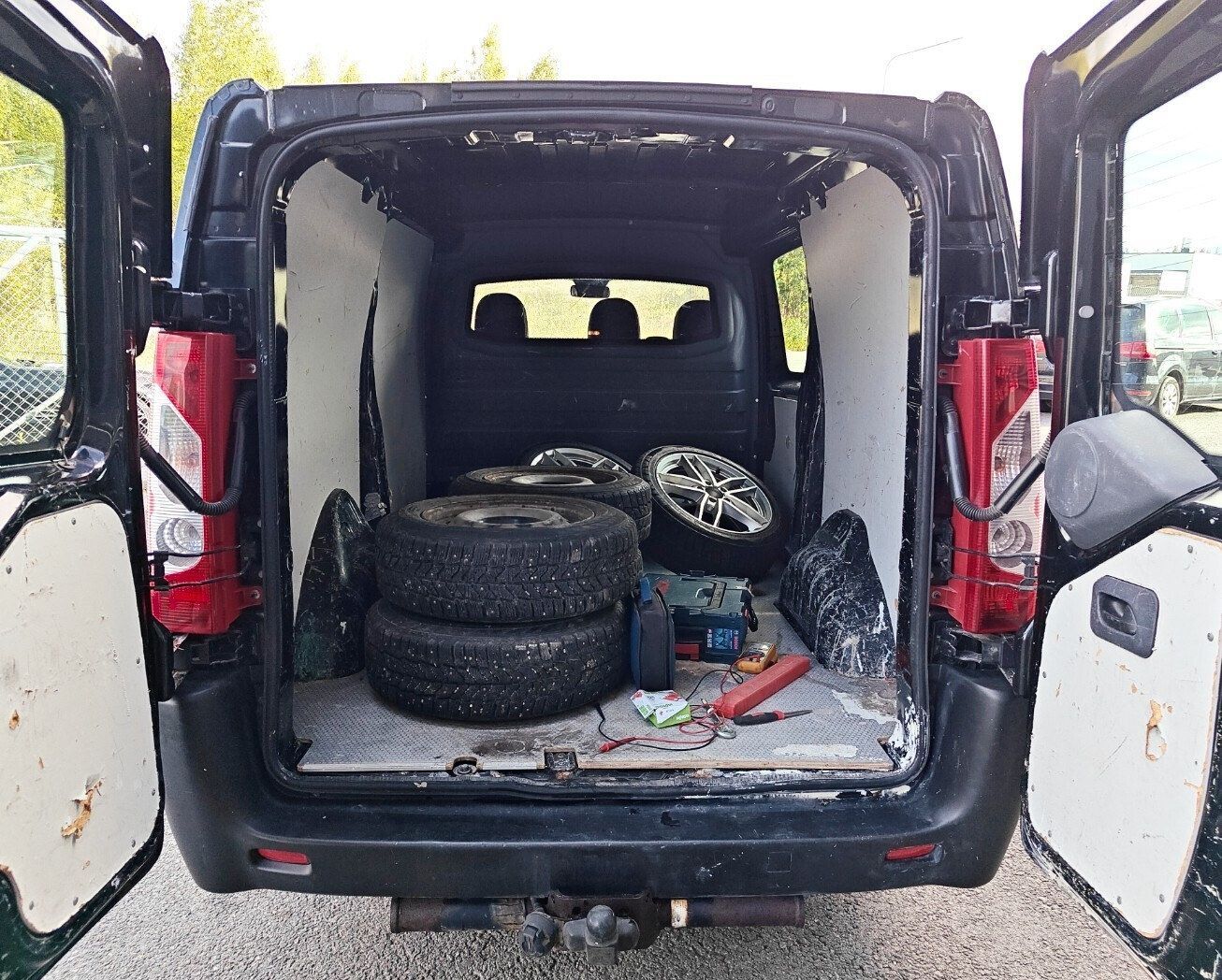 Image 5/13
