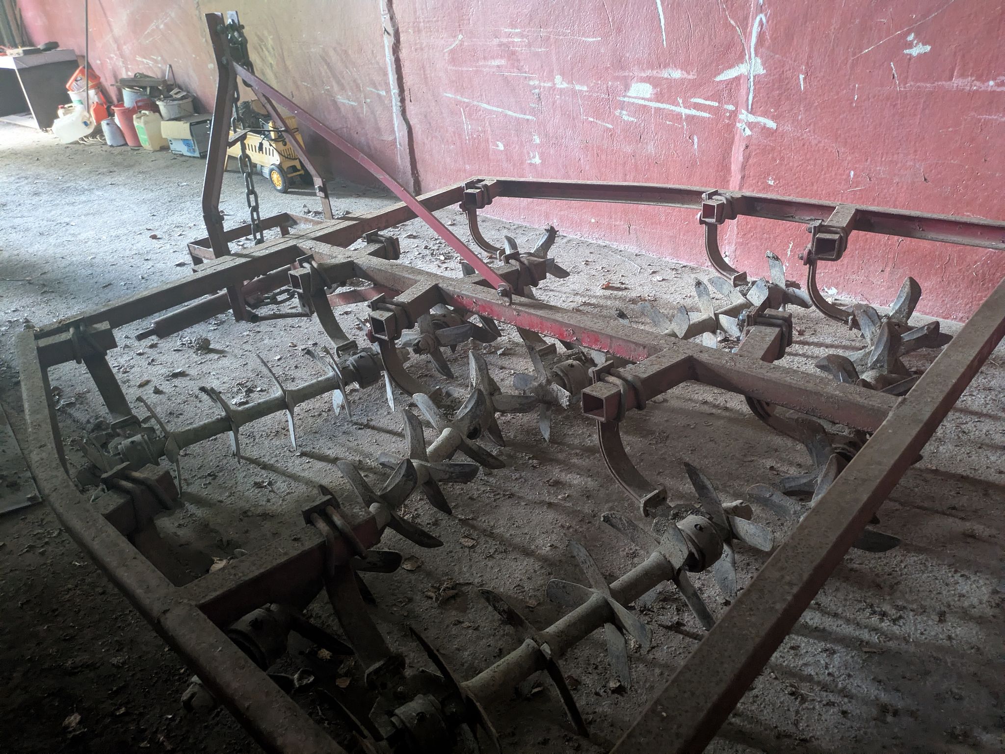 Image 3/4