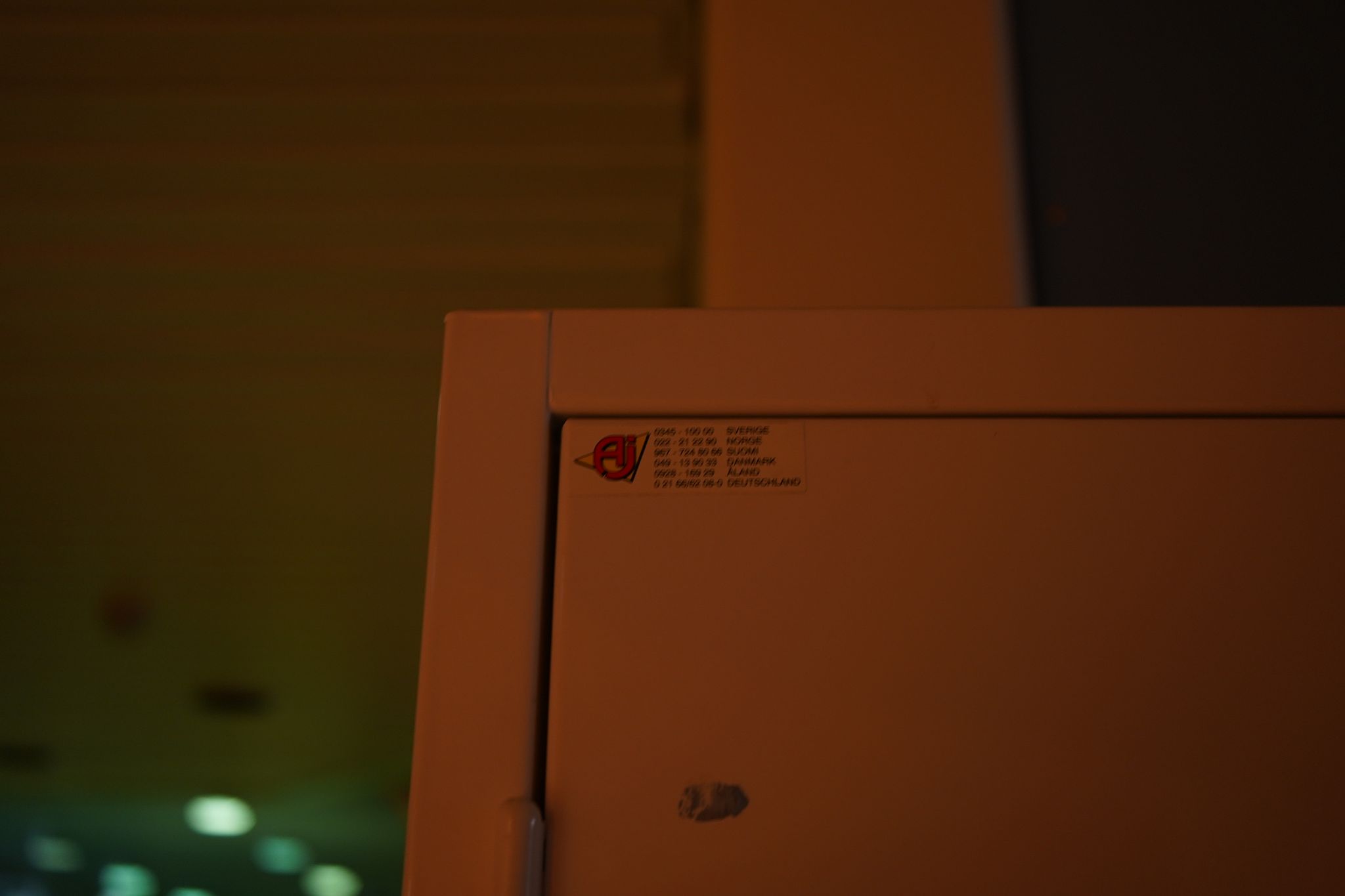 Image 3/8