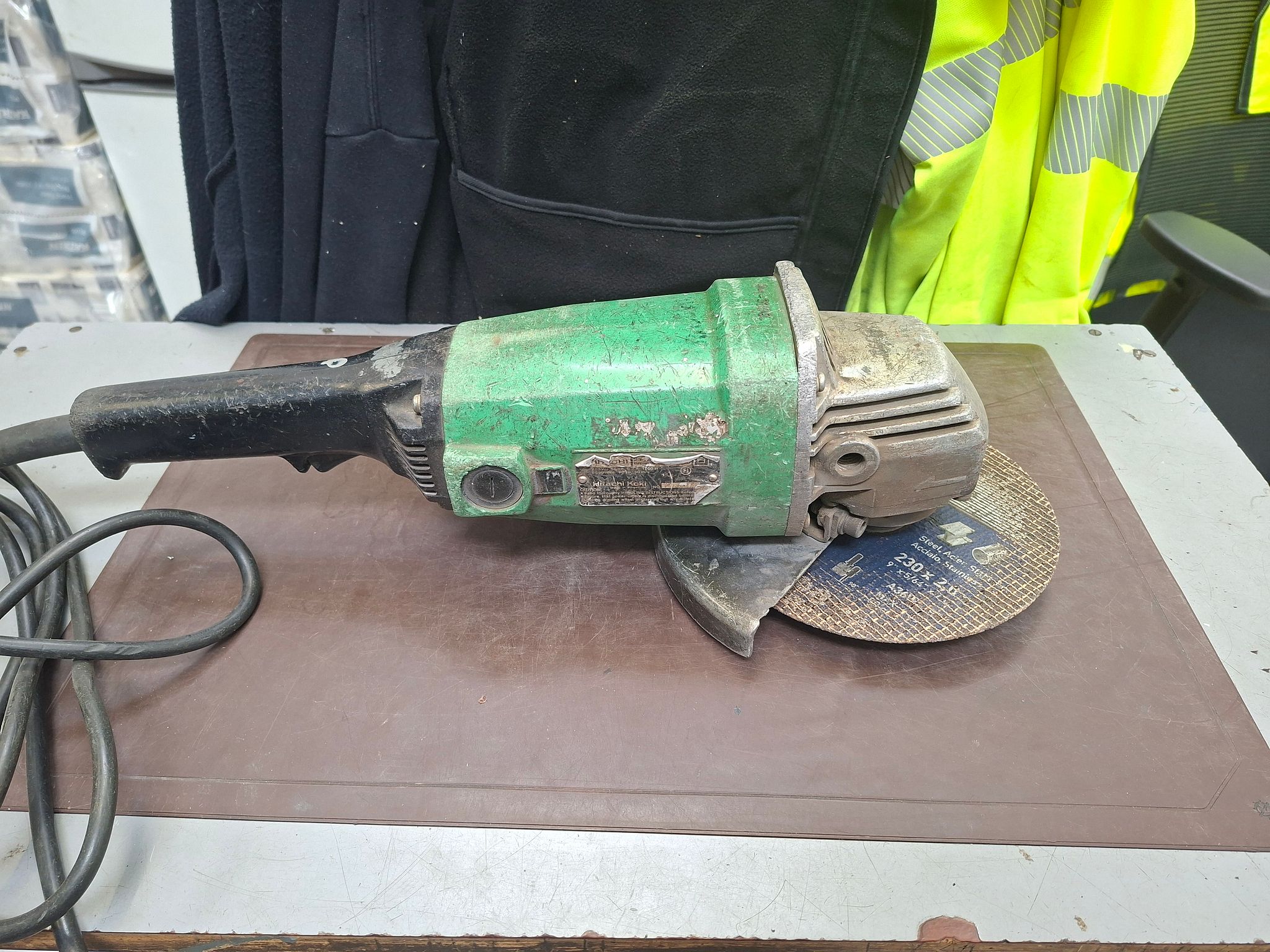 Image 1/3