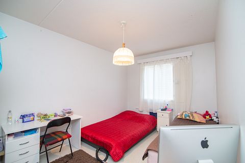Image 5/7