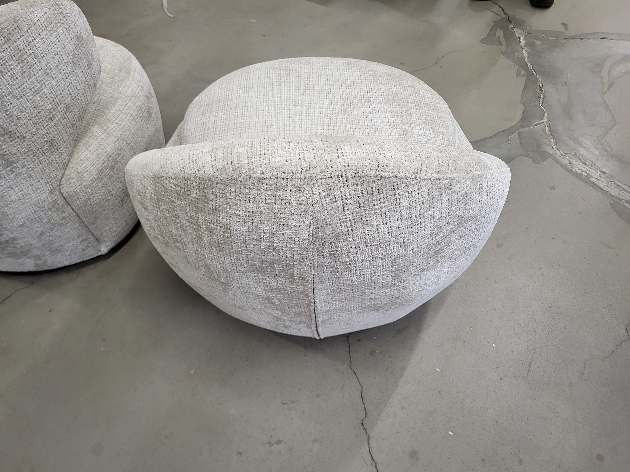 Image 4/5