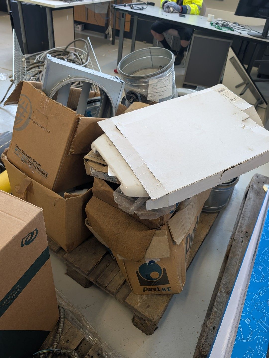 Image 11/36