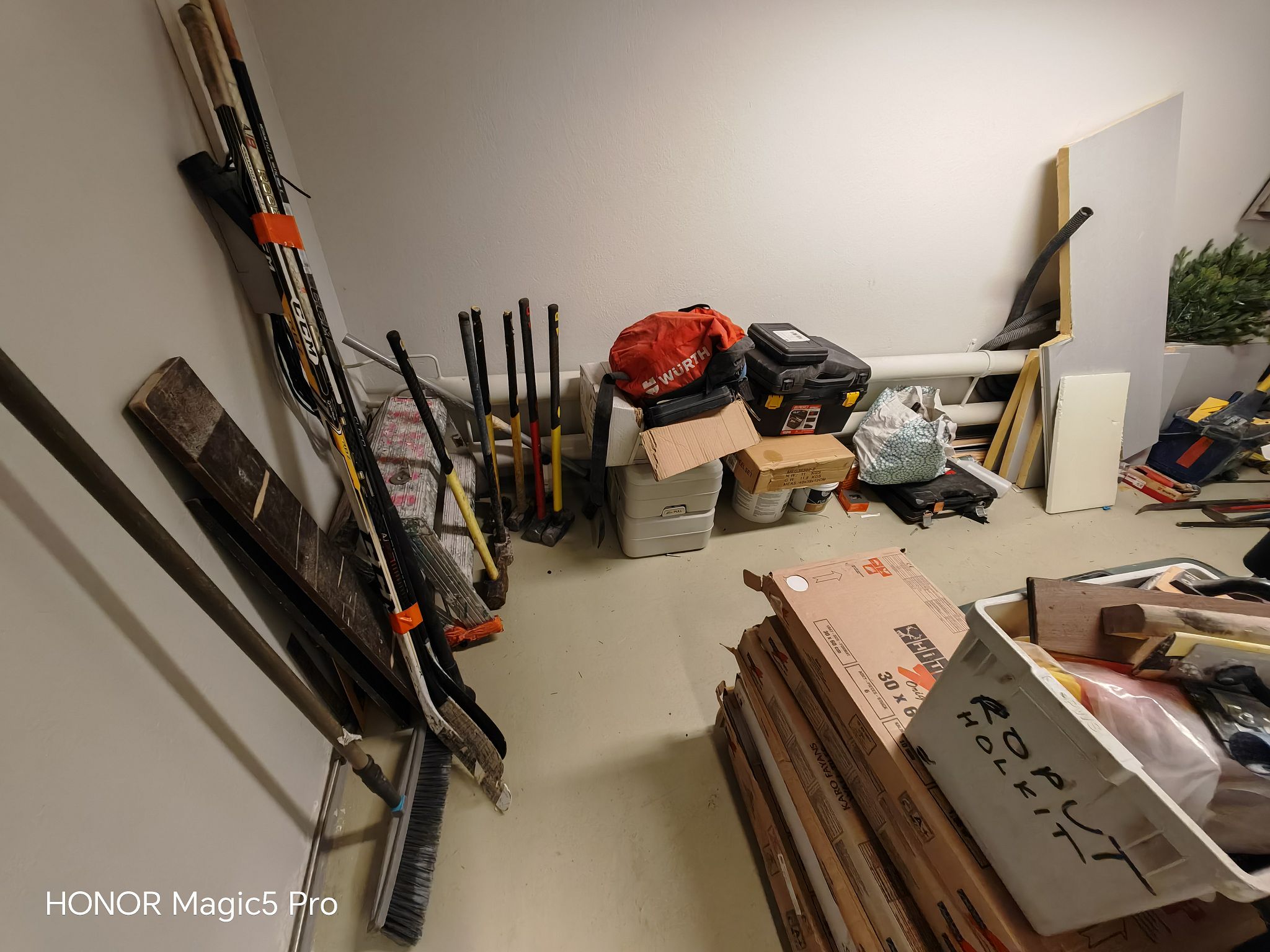 Image 2/206