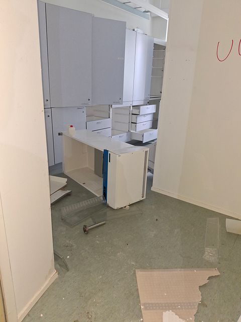 Image 34/40