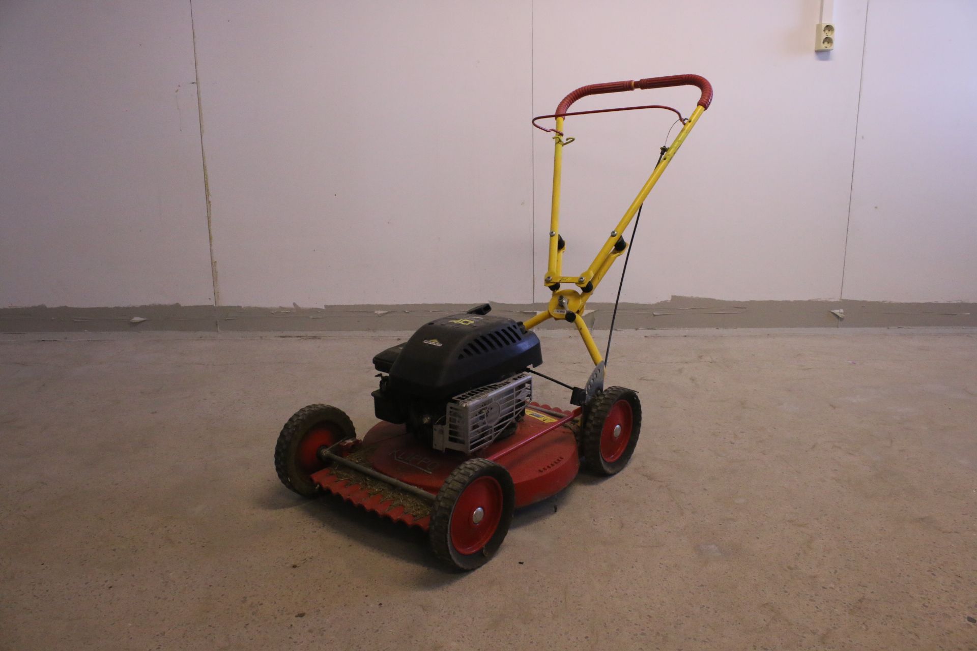 Image 11/11