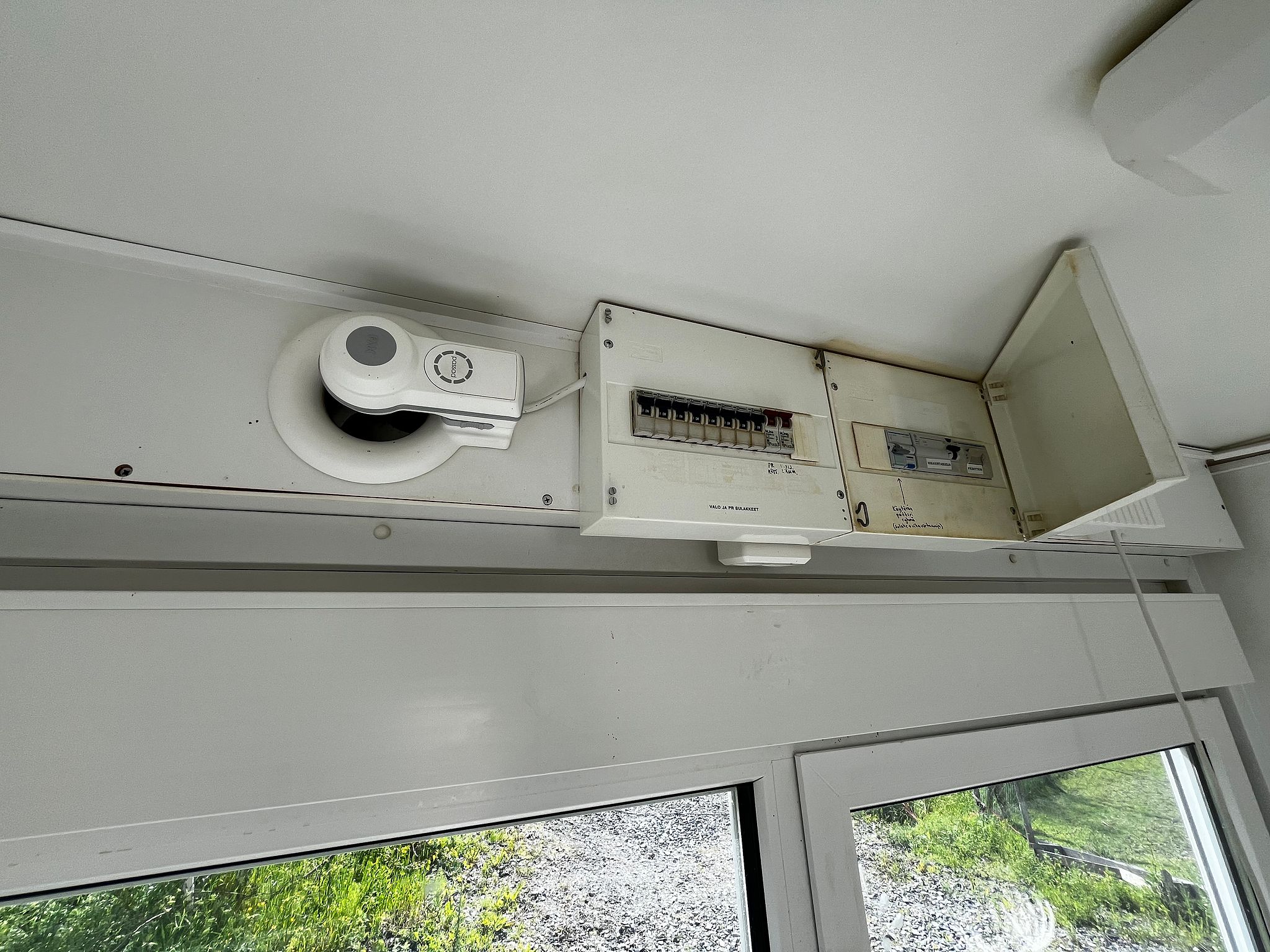Image 6/7