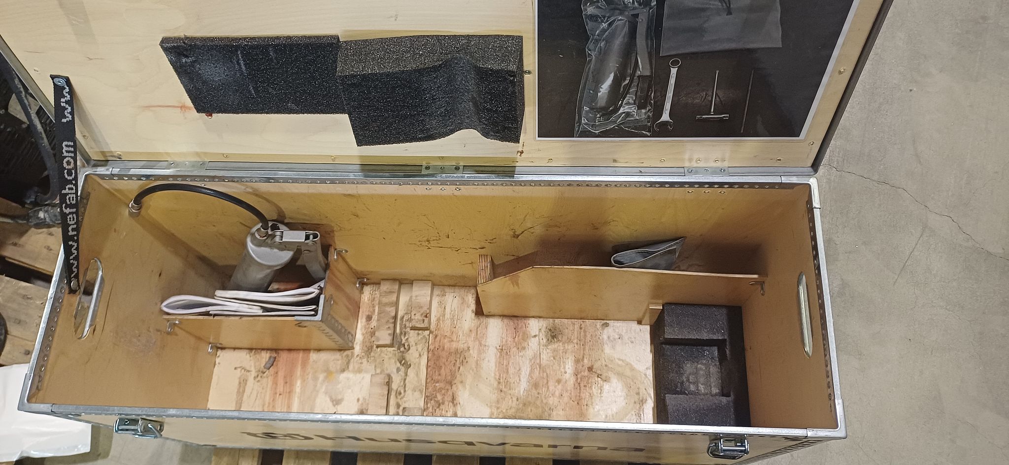 Image 8/9