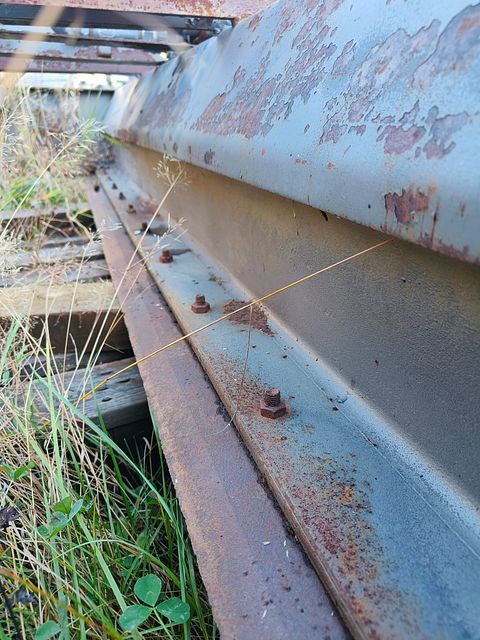 Image 4/5