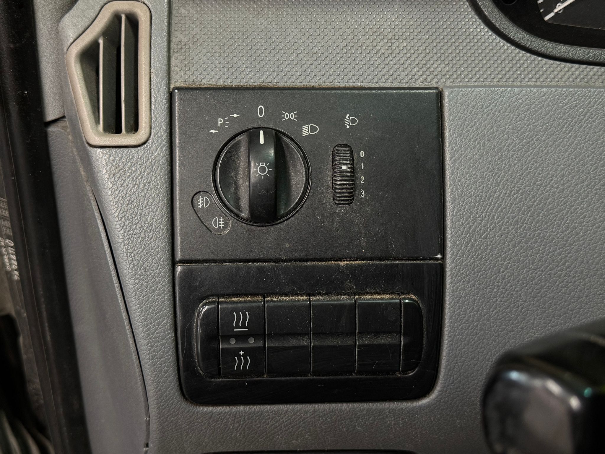 Image 23/52