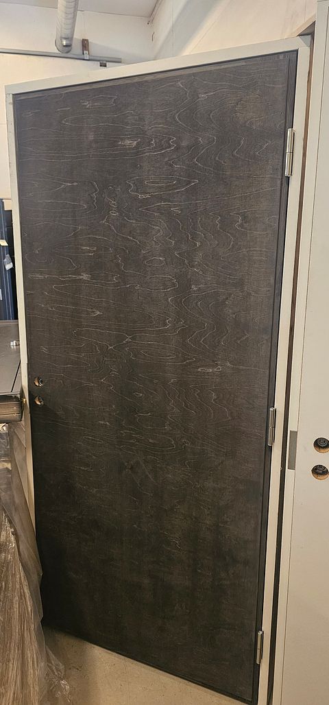 Image 1/2