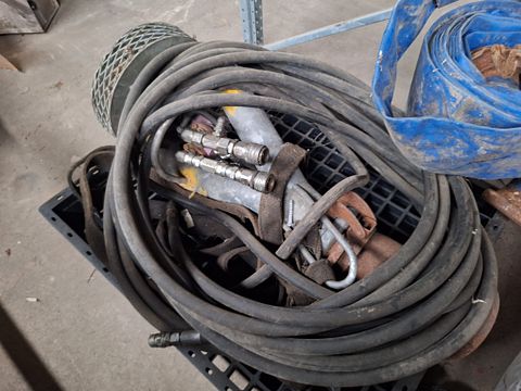 Image 6/6