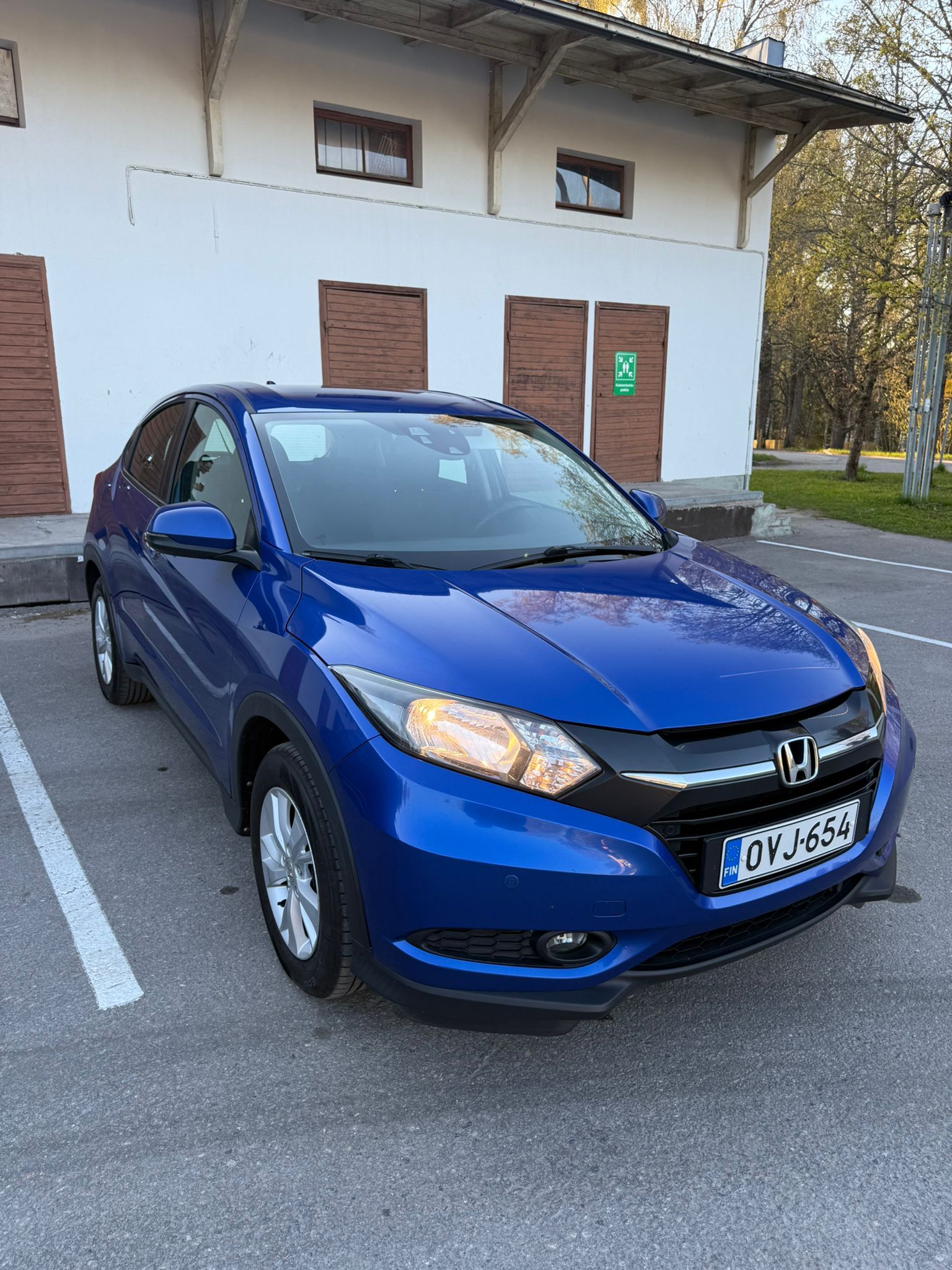 Image 2/12