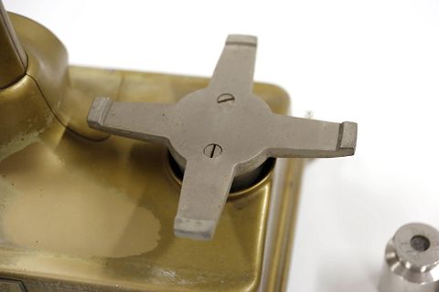 Image 22/52