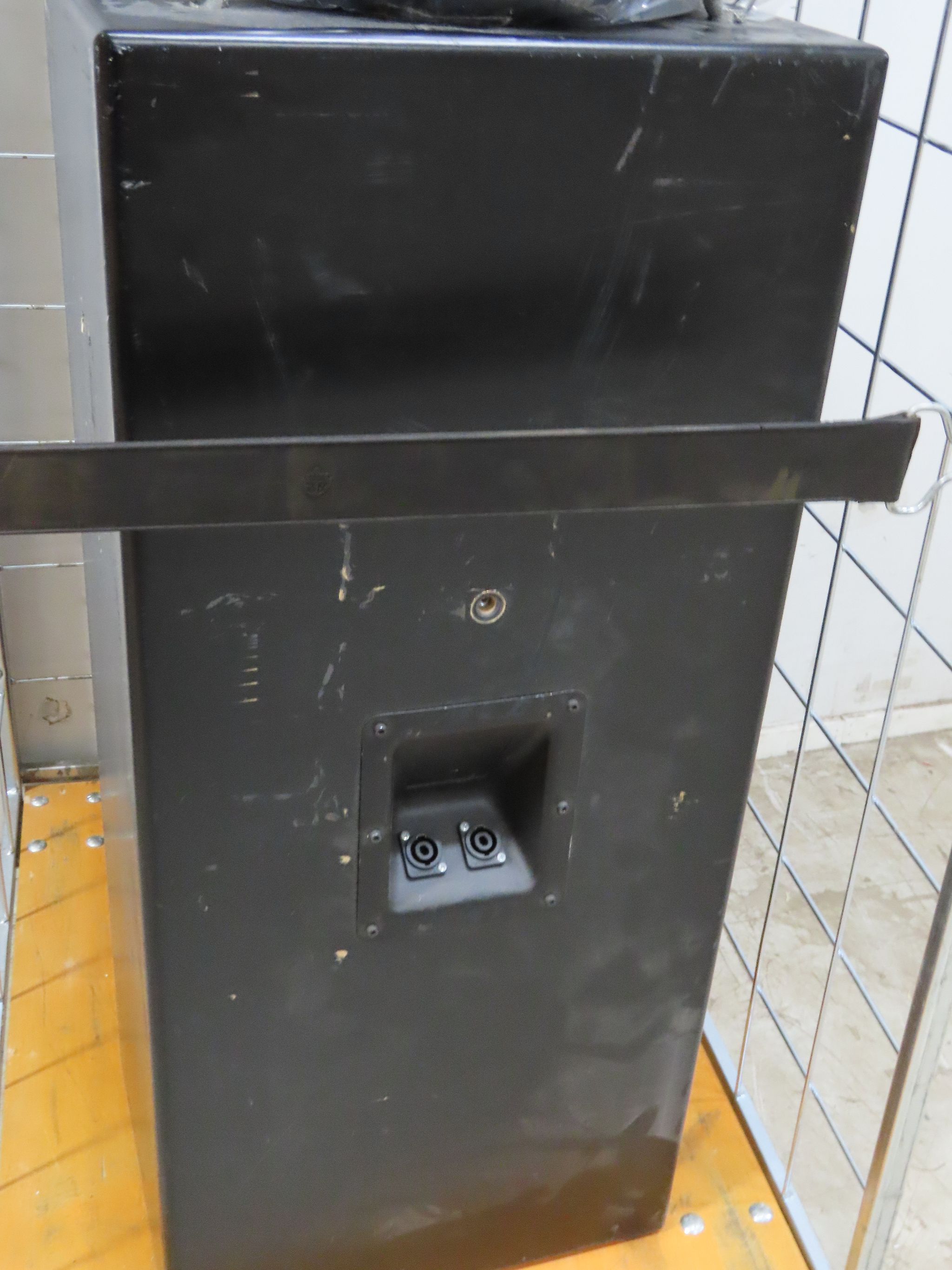 Image 4/7