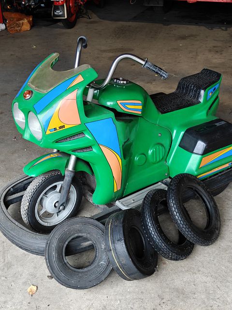 Image 1/4