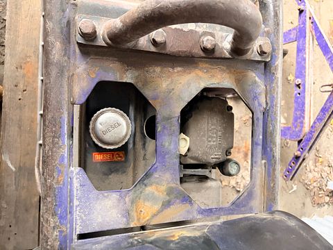 Image 6/9