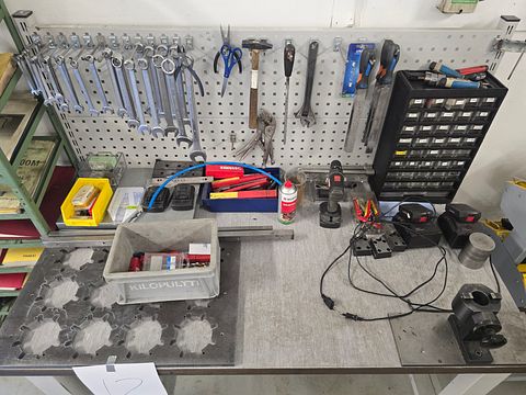 Image 2/6