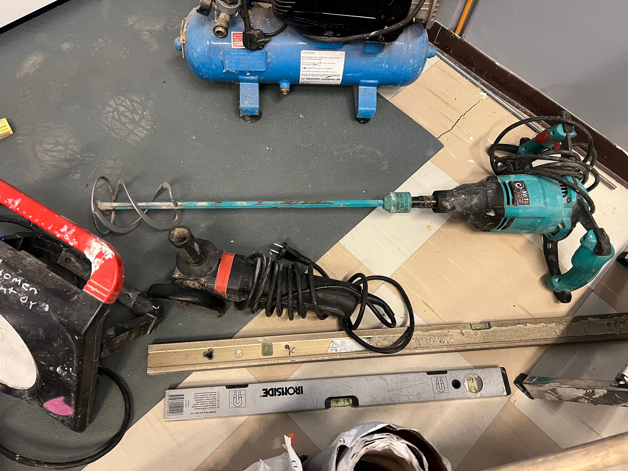 Image 6/10