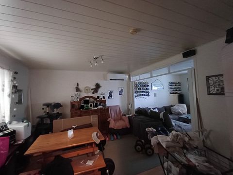 Image 3/9