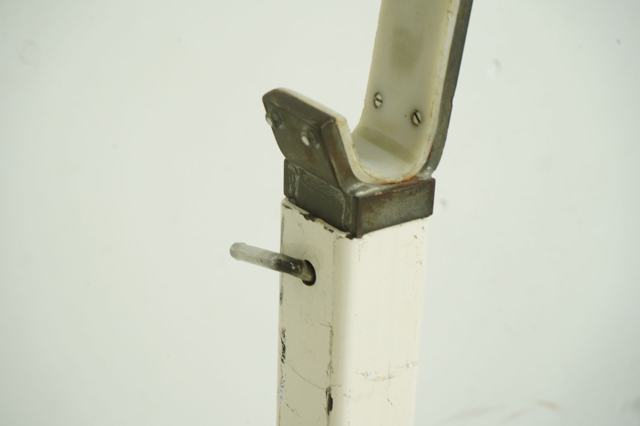 Image 4/8