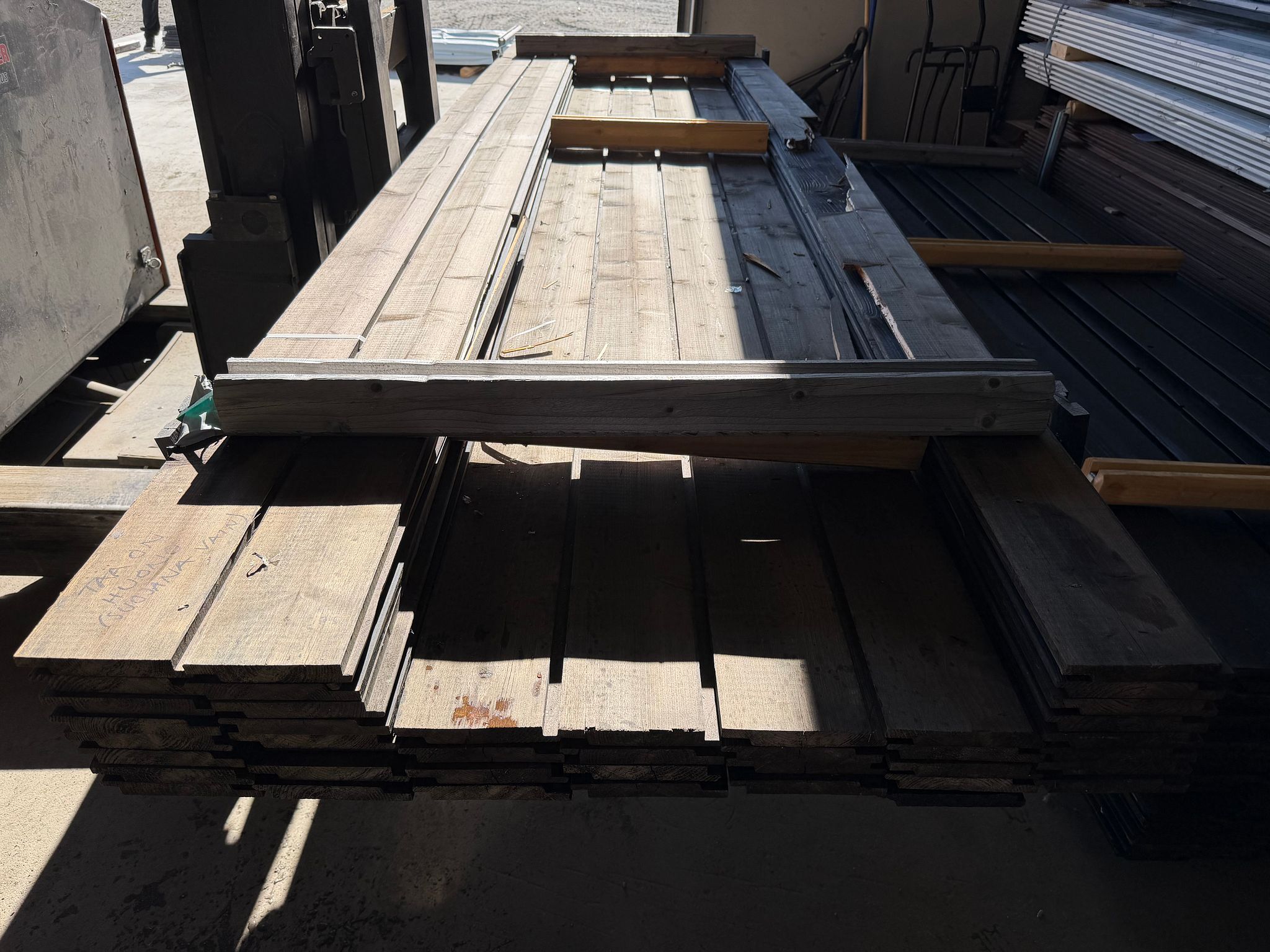 Image 4/4