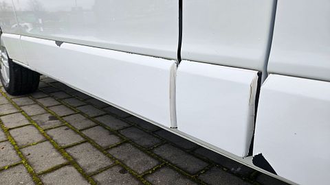Image 17/40