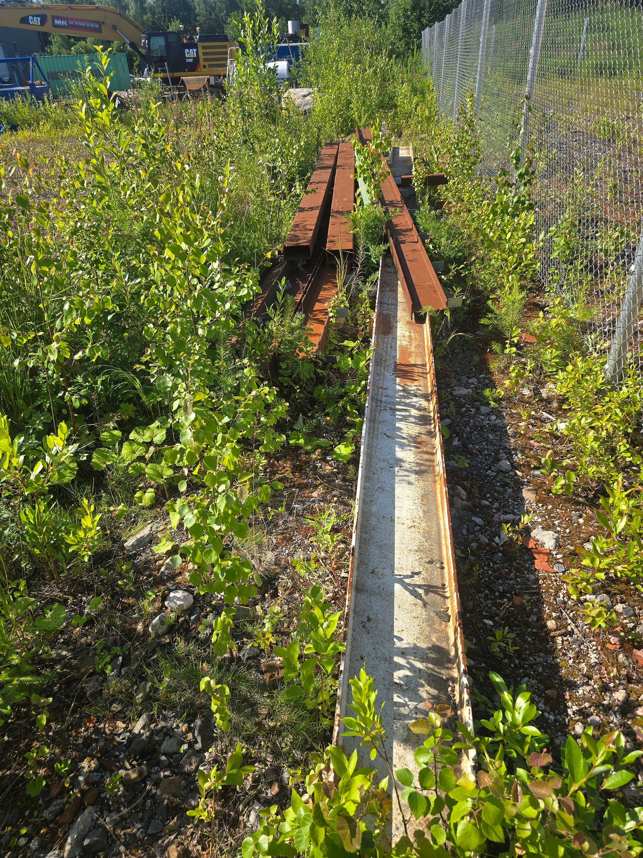 Image 10/13