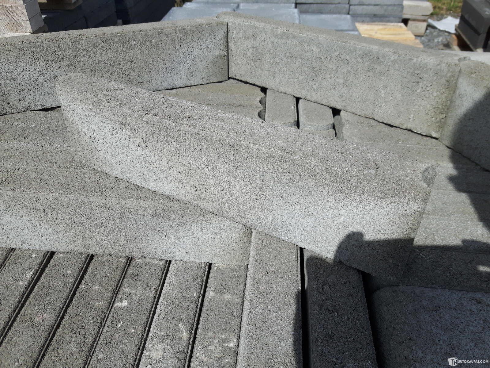 Image 4/7