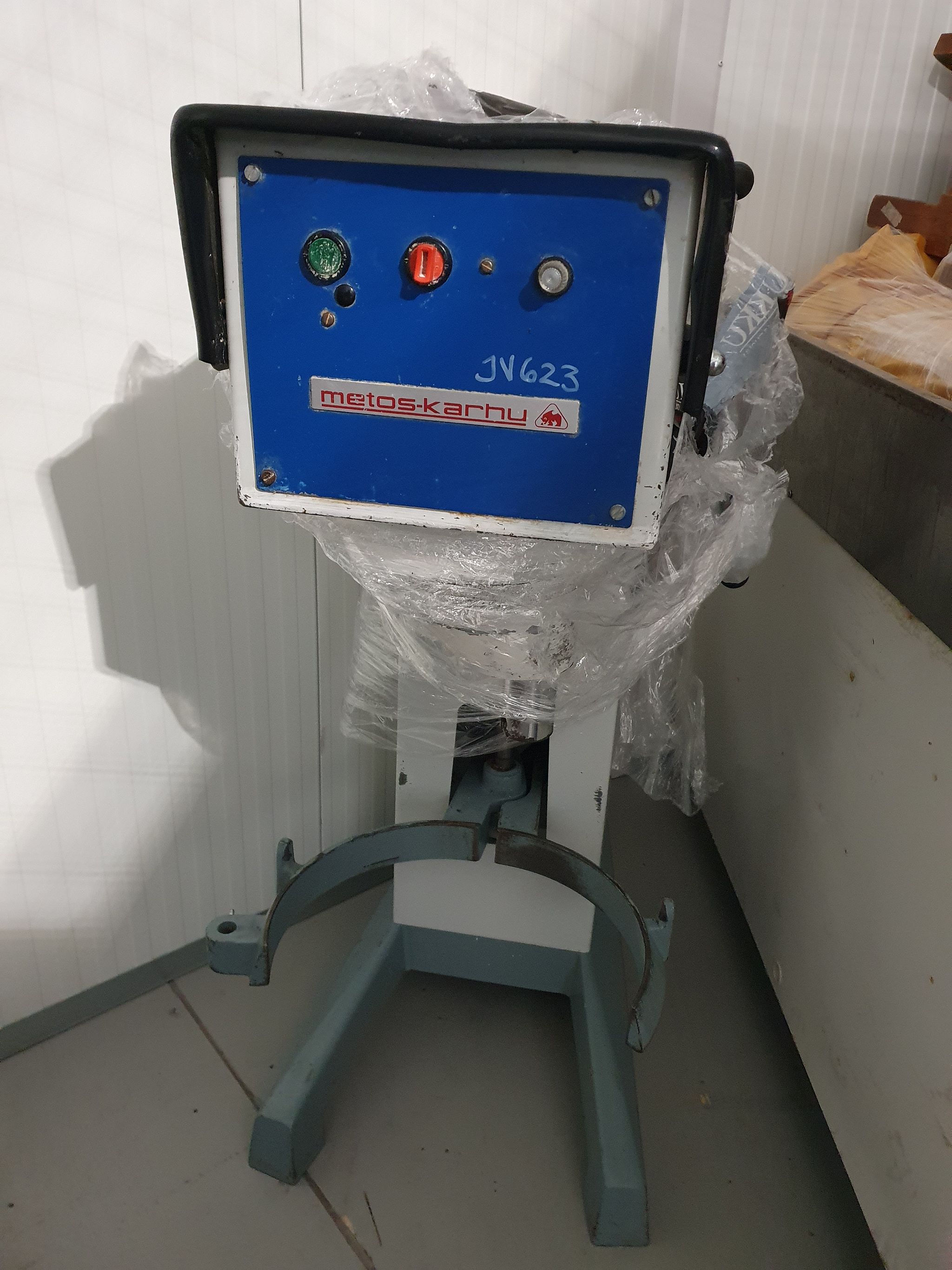 Image 1/2