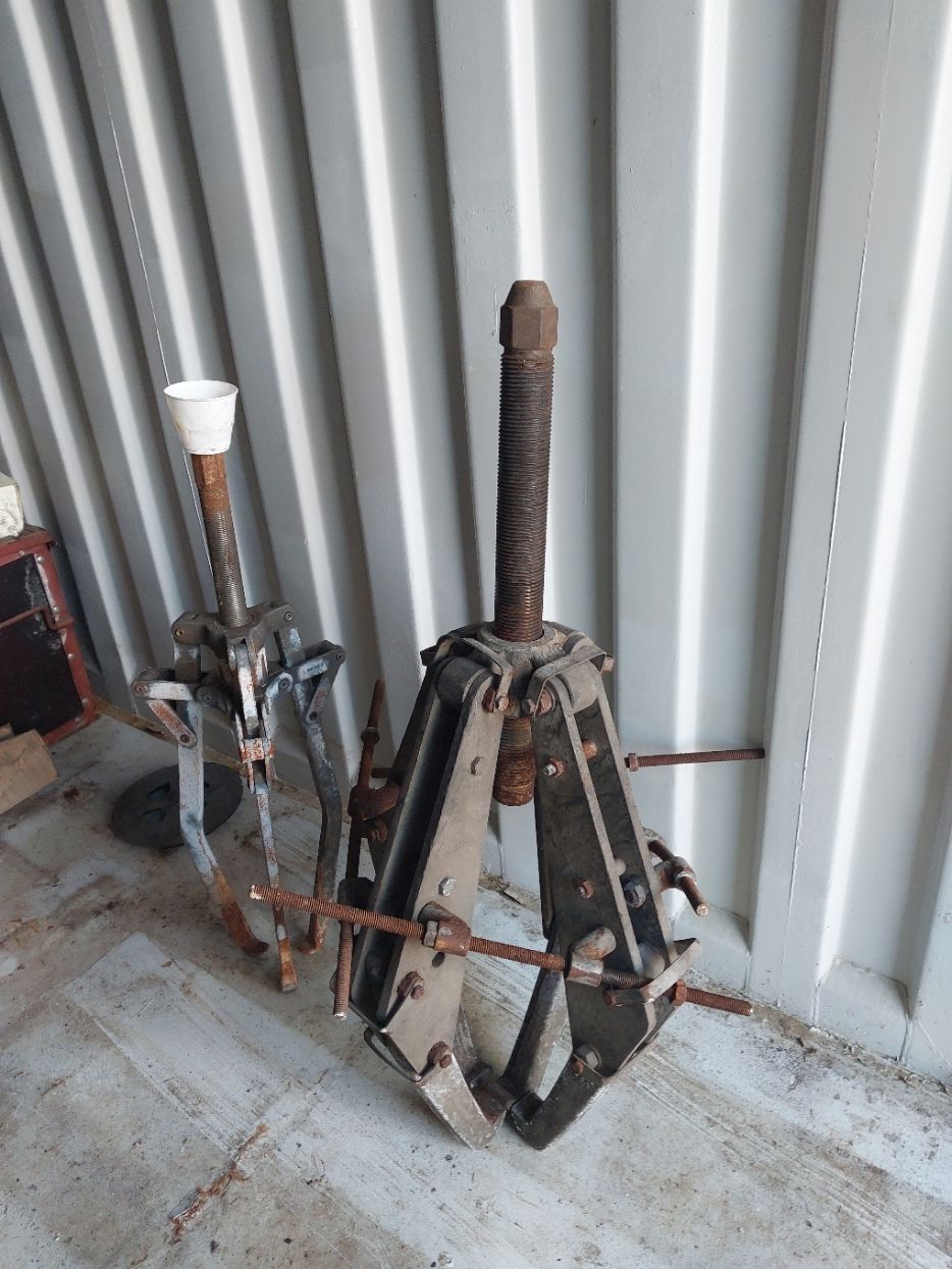 Image 1/2
