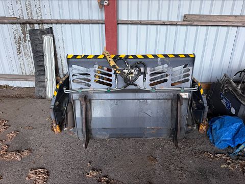 Image 2/4