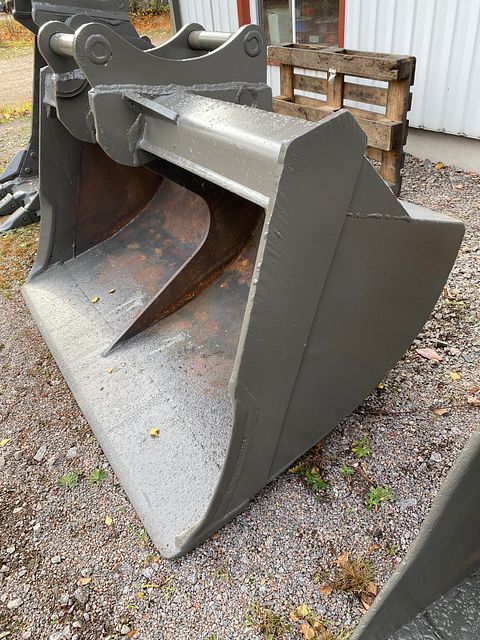 Image 3/4