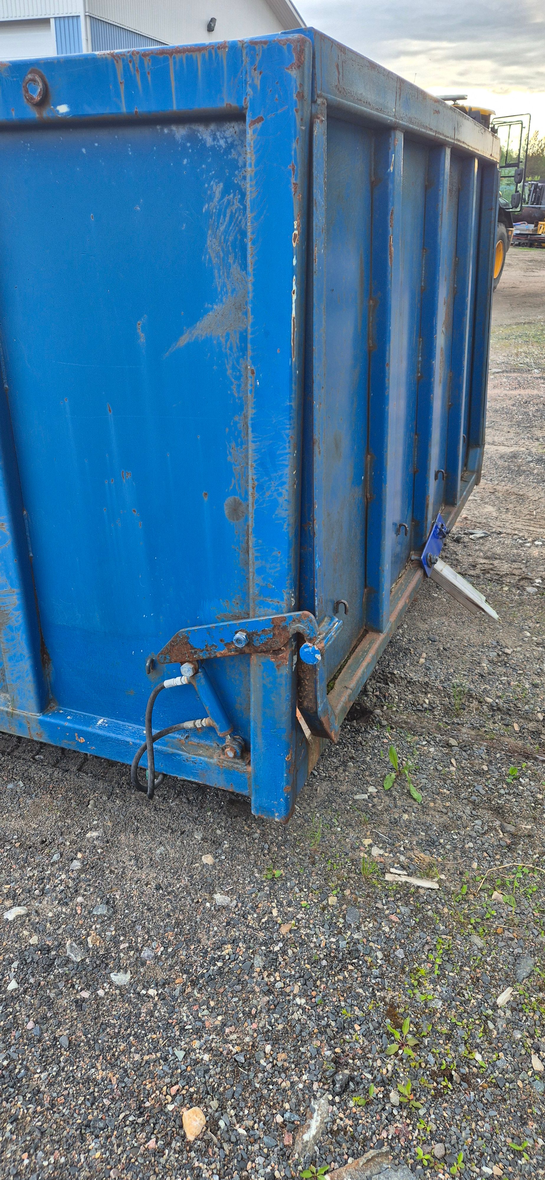 Image 3/4