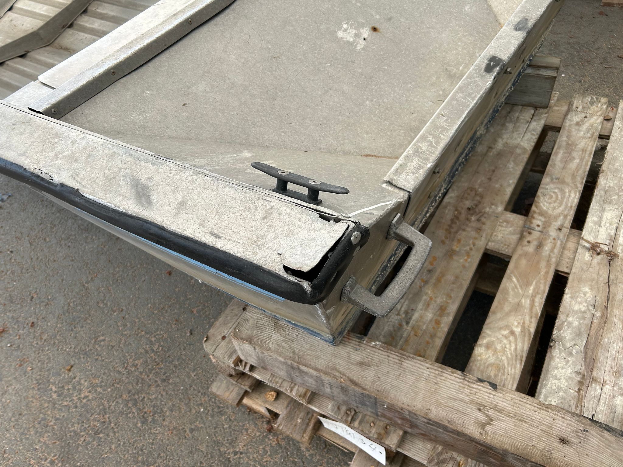 Image 3/6