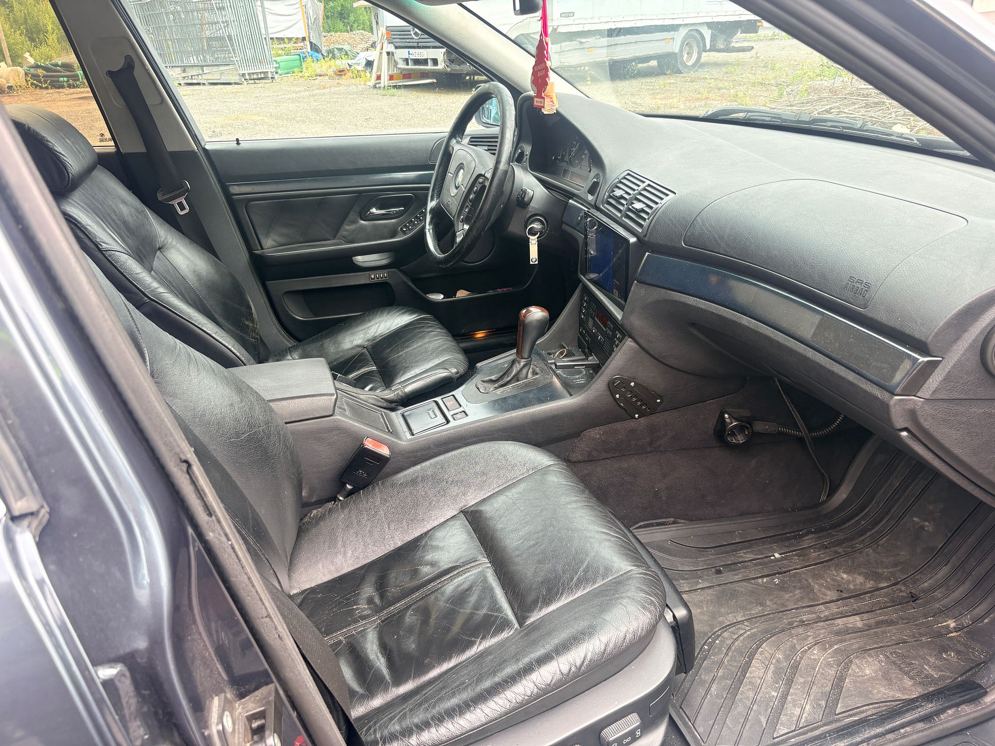 Image 15/20