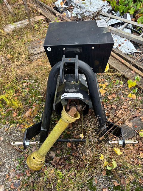 Image 2/8
