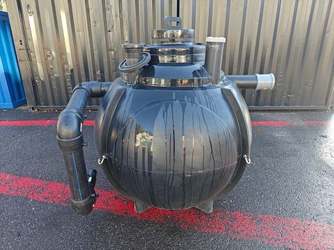 Image 1/4
