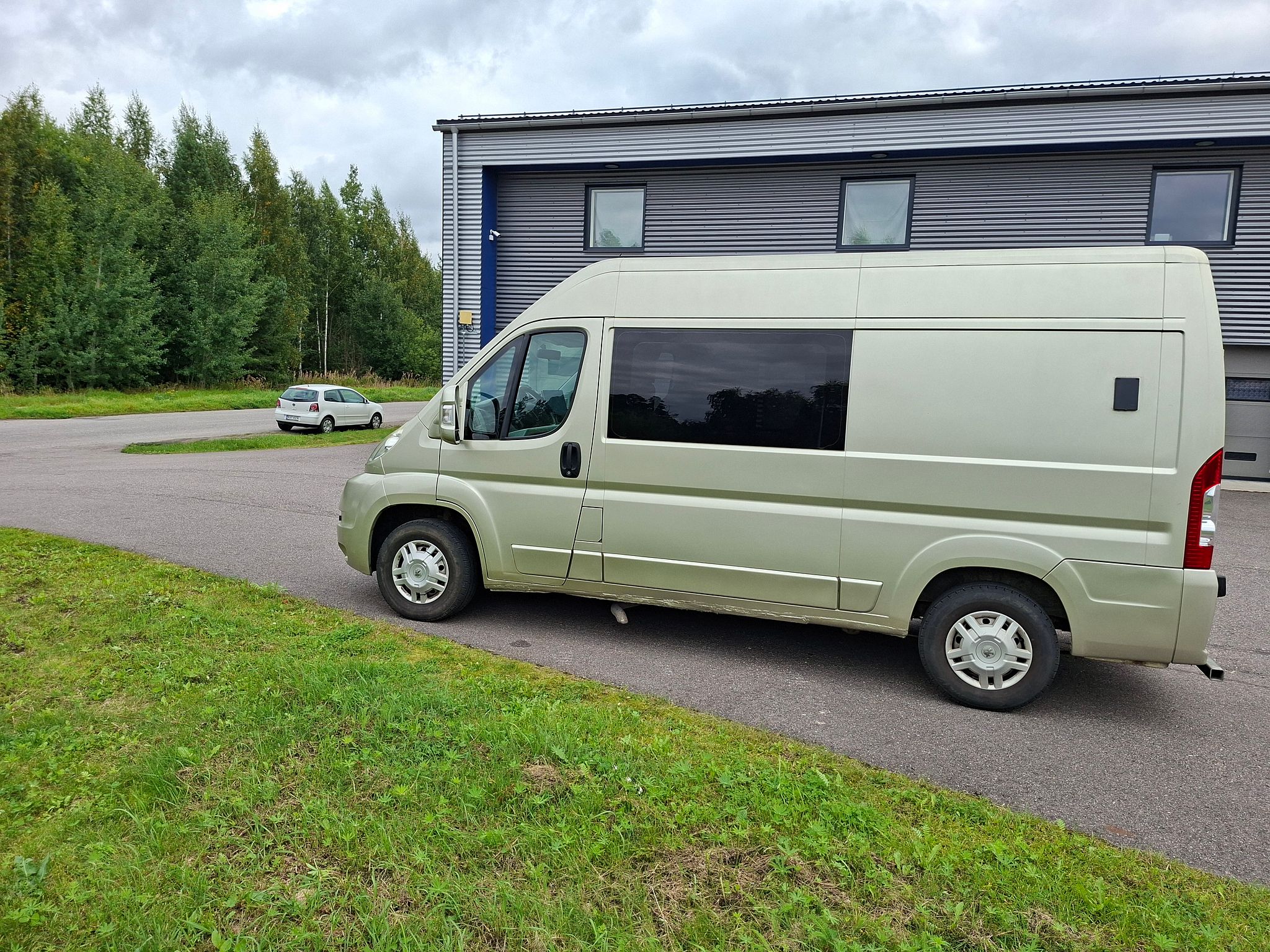 Image 3/34