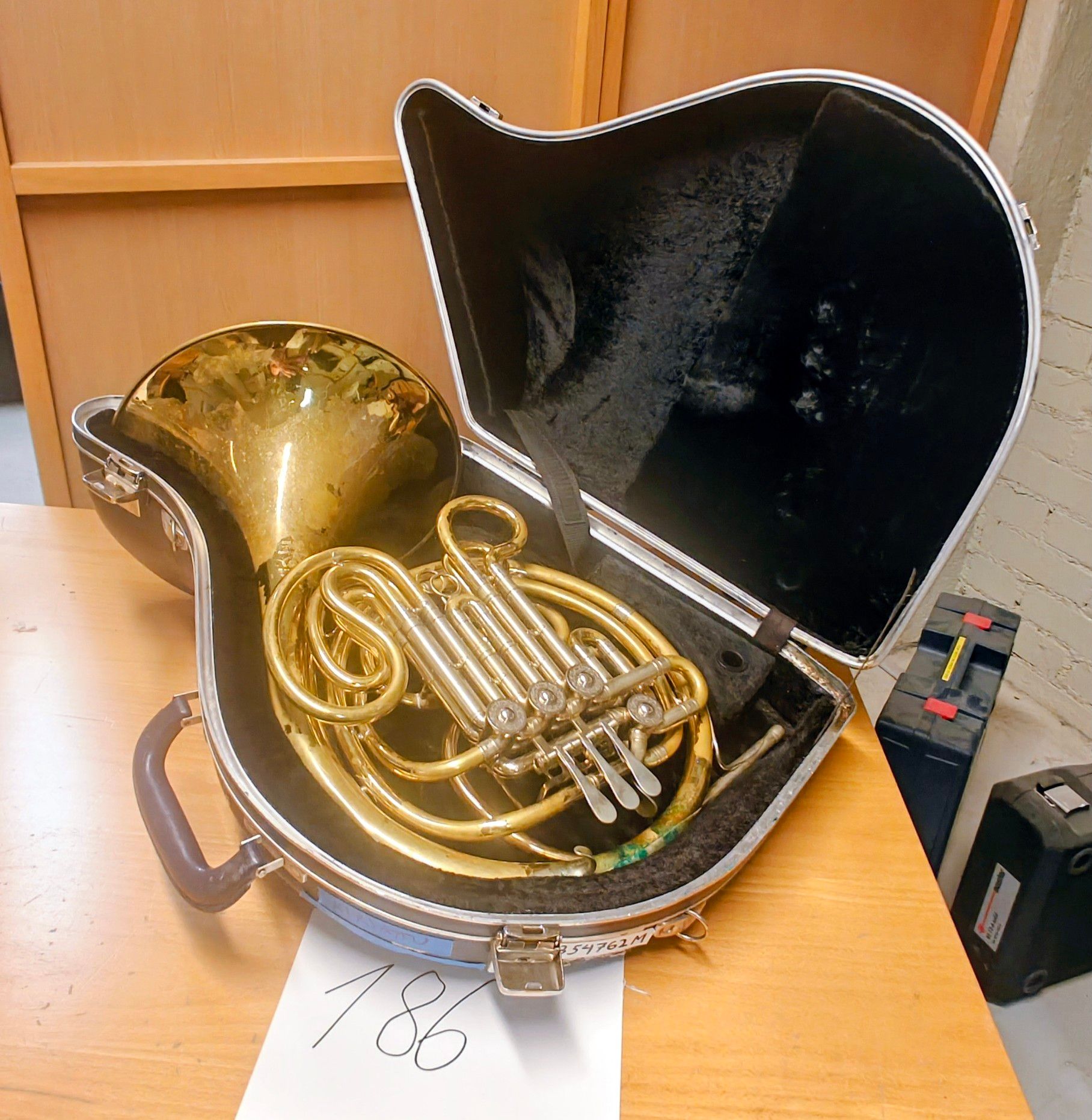 Image 1/12