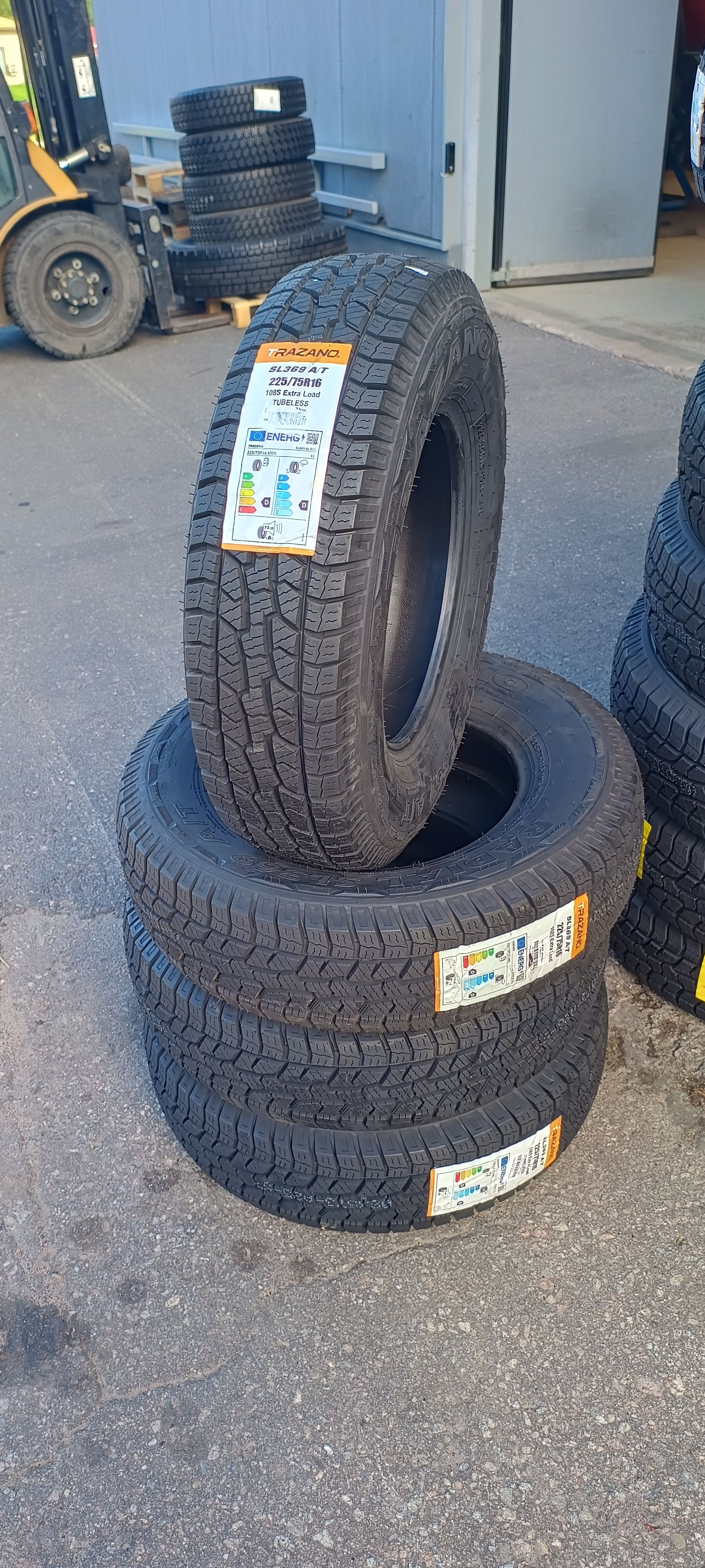 Image 1/3