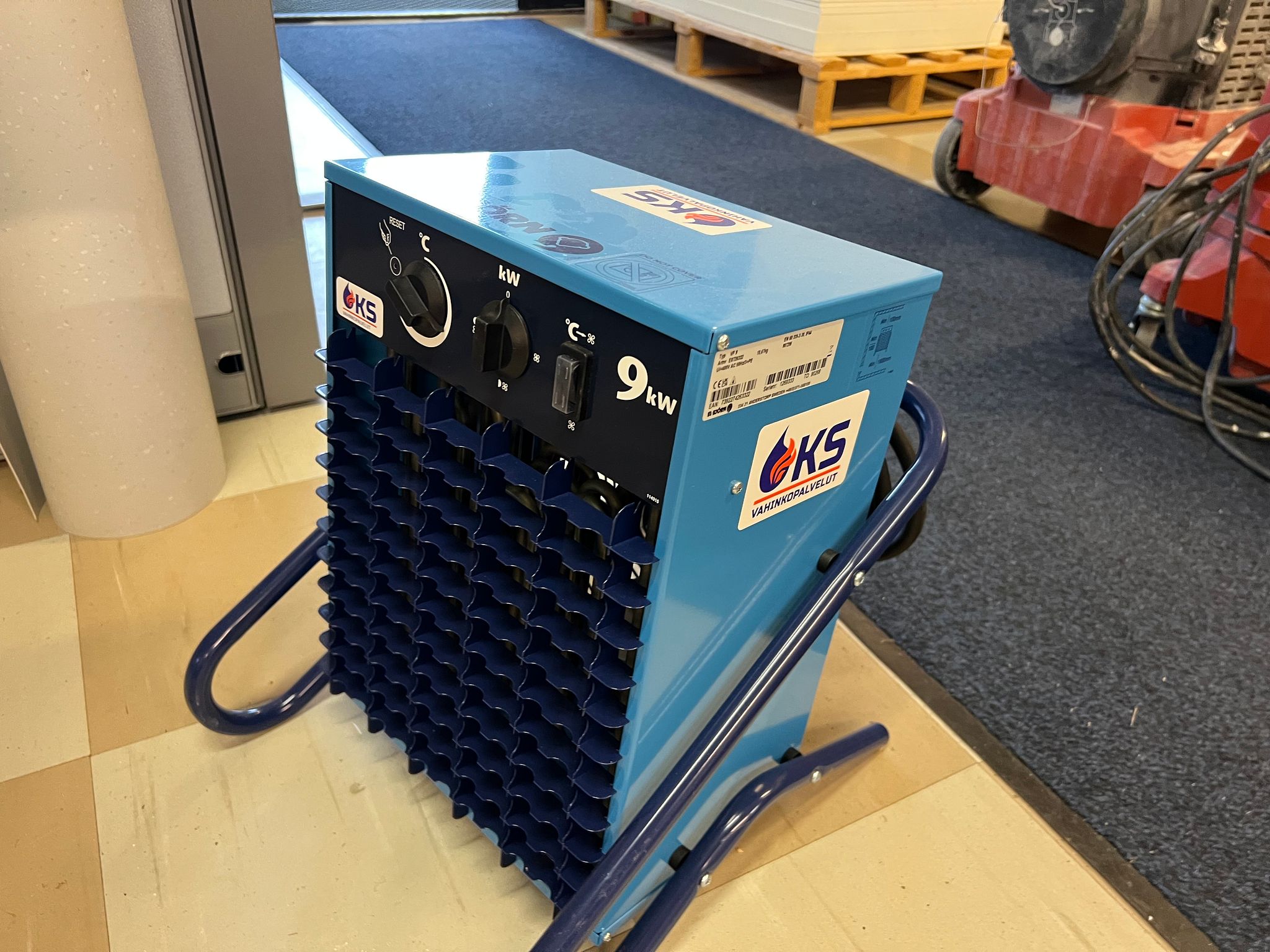 Image 1/8
